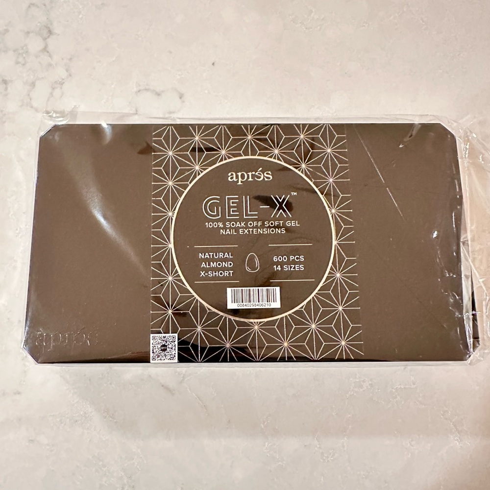 Aprés Gel X Nail Extensions, Natural Almond X Short